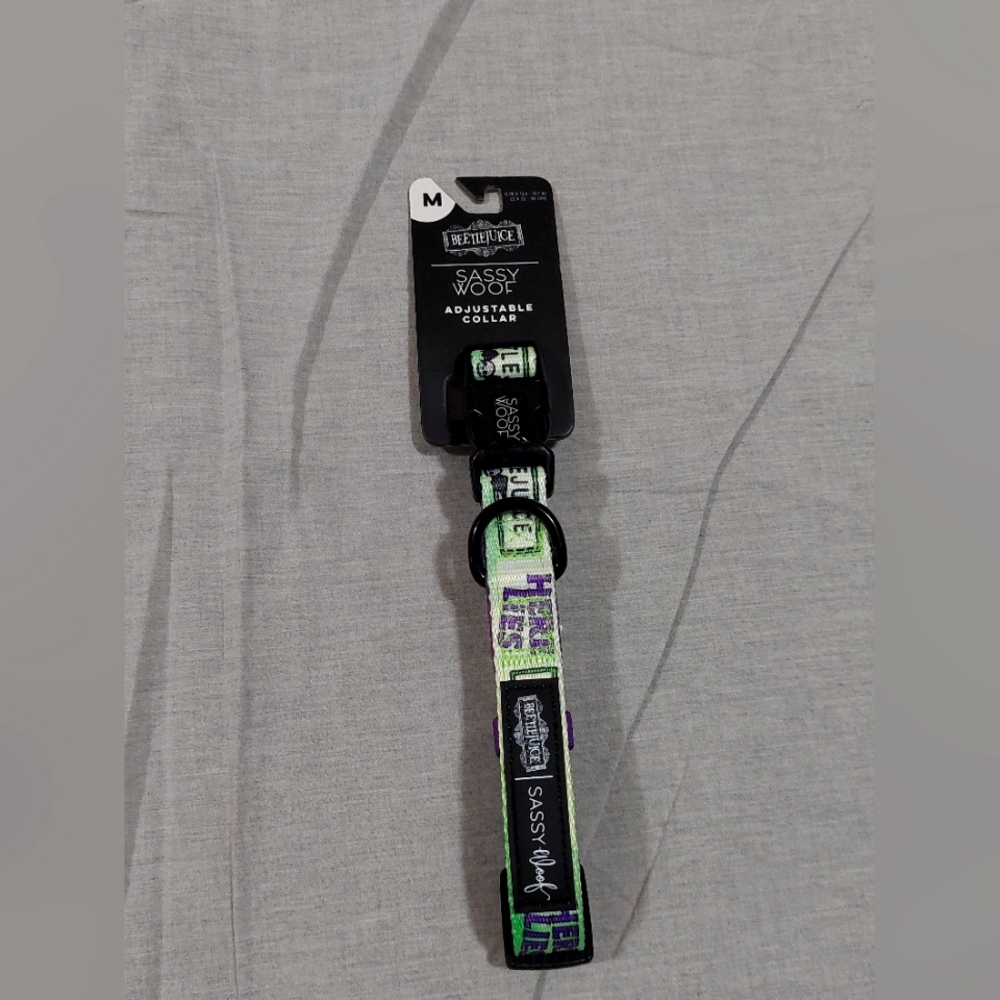 Beetlejuice, Sassy Woof, medium collar